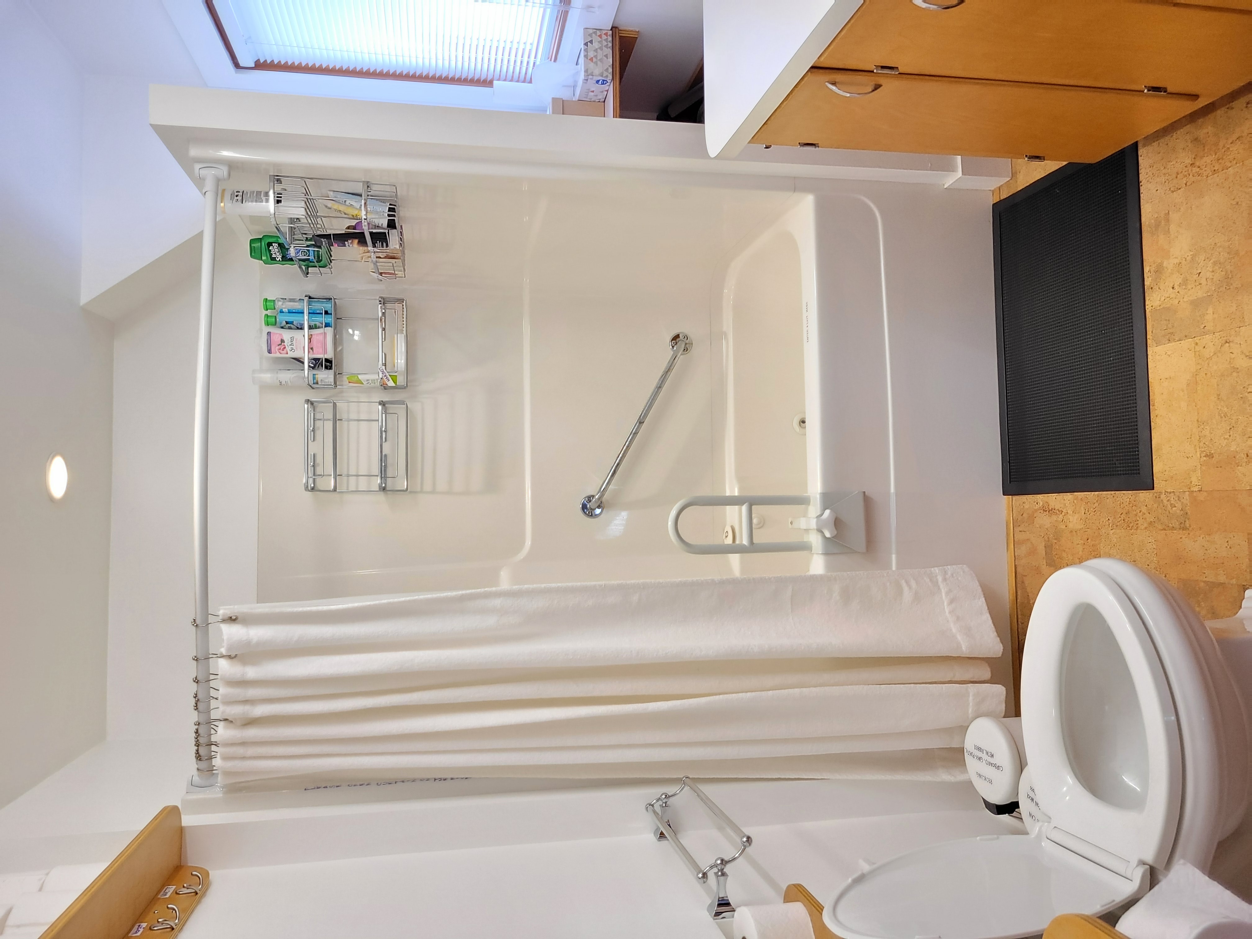 Bathroom 1.5